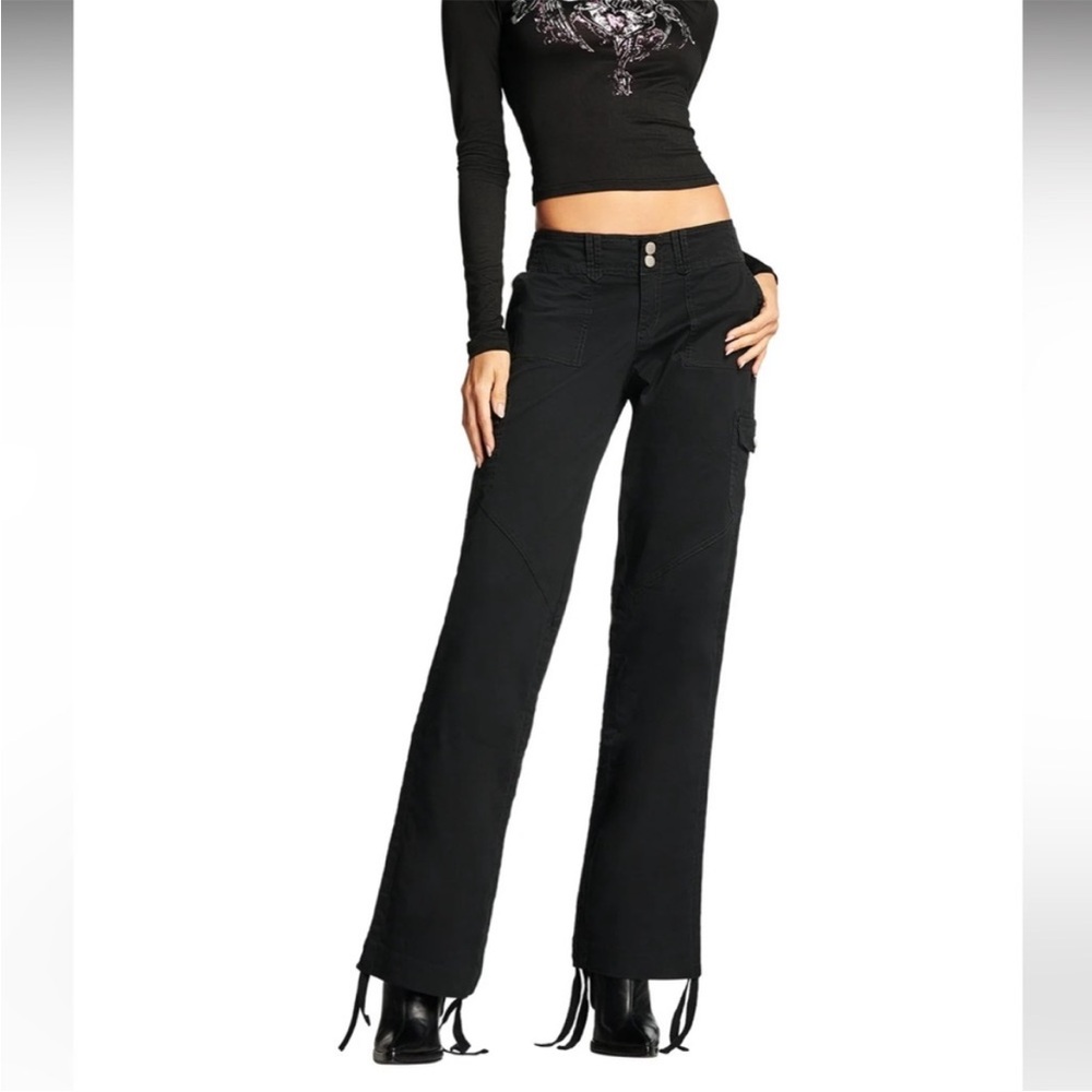 I am Gia low wasted cargo ryder pants